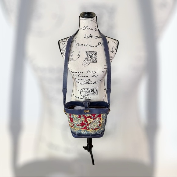 LOEWE Ceramica Sevillana Print Canvas Bag
With Blue Leather Trim 9.5” x 10.5” - Picture 1 of 12